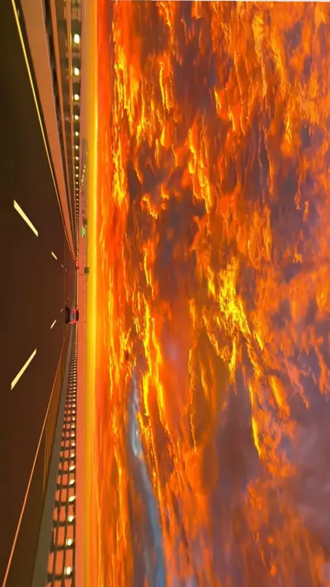 Vivid Orange Sunset Wallpaper 4K
